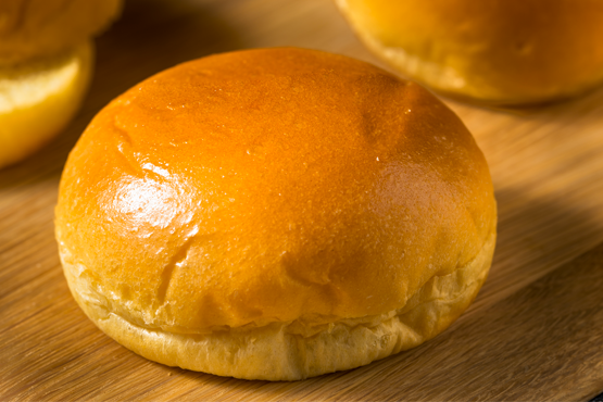 Pane buns per hamburger con pasta madre